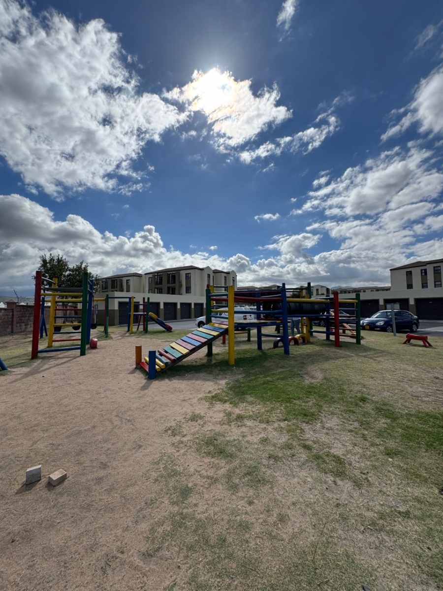 To Let 1 Bedroom Property for Rent in Guldenland Western Cape